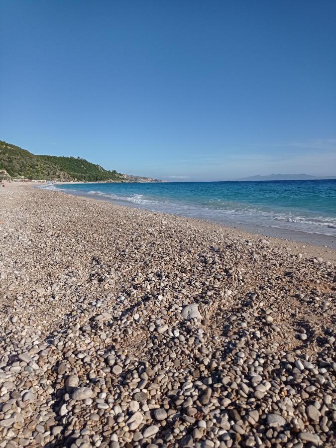 Wave N' Sea Apartments Himare Exterior photo