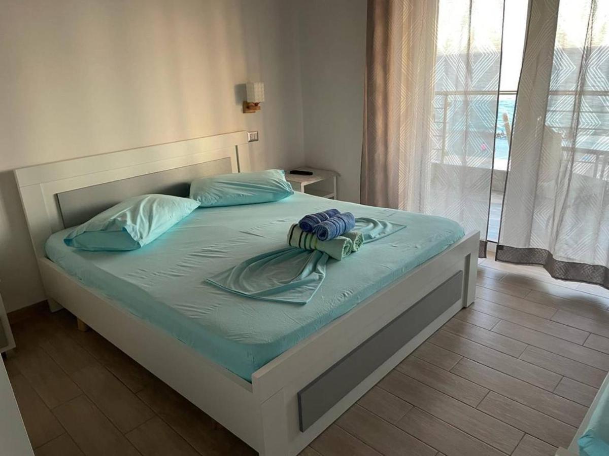 Wave N' Sea Apartments Himare Exterior photo