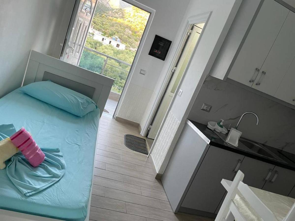Wave N' Sea Apartments Himare Exterior photo