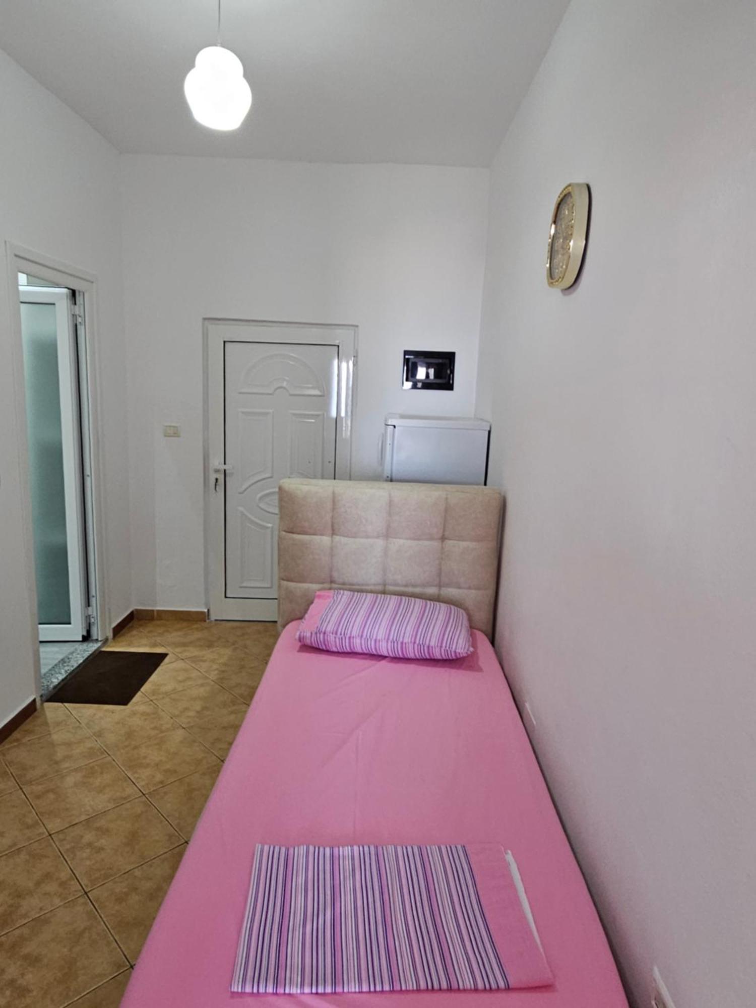 Wave N' Sea Apartments Himare Room photo