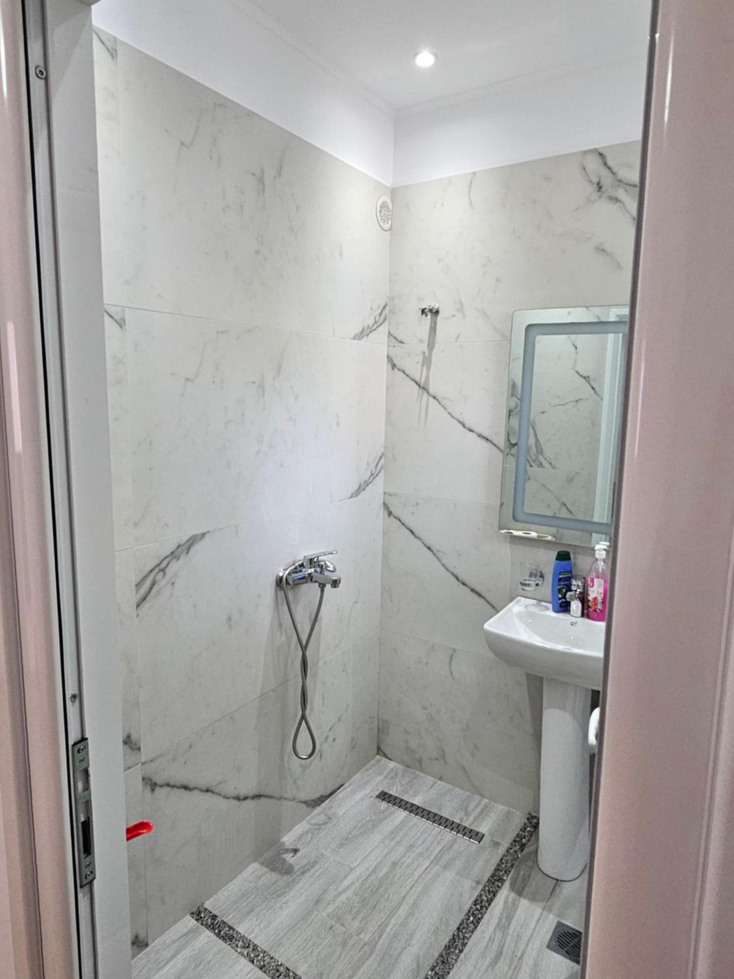 Wave N' Sea Apartments Himare Room photo