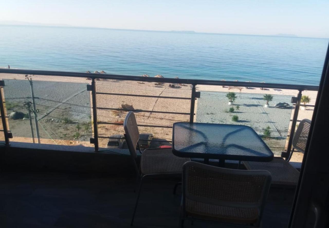 Wave N' Sea Apartments Himare Exterior photo